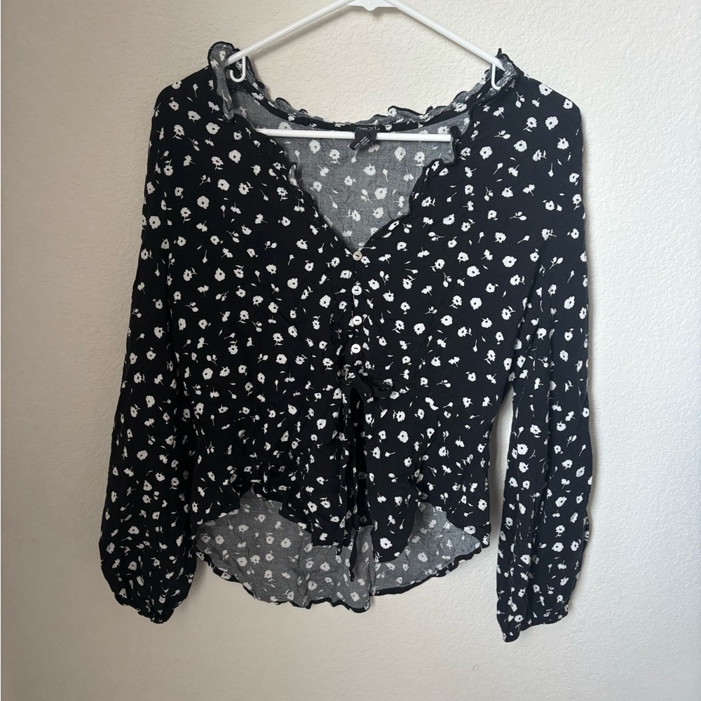Rue21 Black and White Floral Blouse